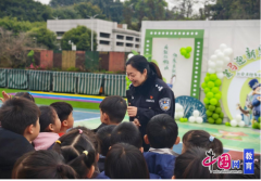 <b>宜宾江安橙乡长儿园开展副校长进校园平安专题</b>